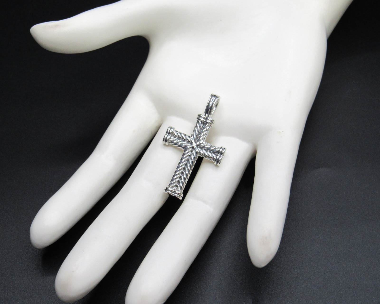 DAVID YURMAN CROSS CHEVRON PENDANT