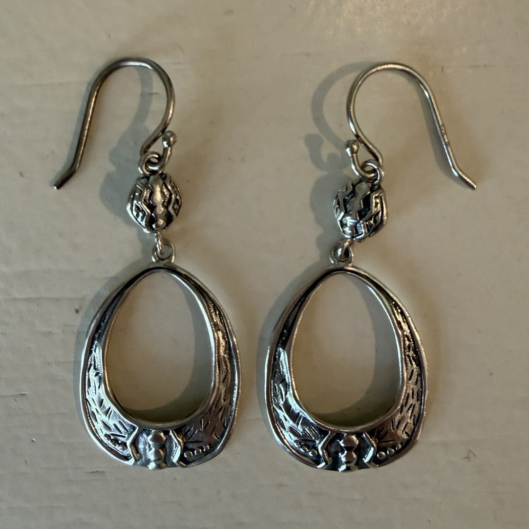 Silpada silver oval dangle earrings