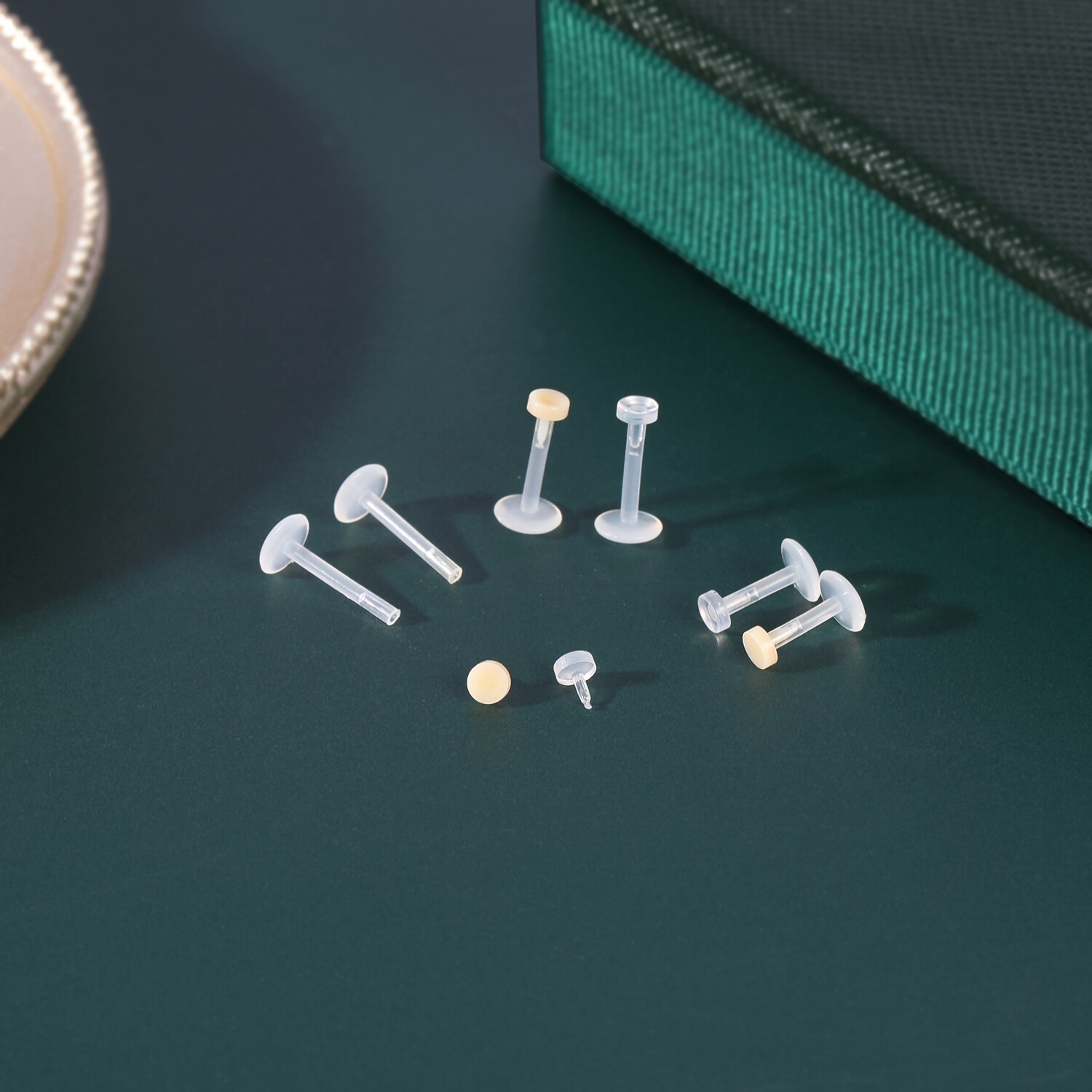 10 Pcs/Lot Clear Acrylic Labret Lip Studs Flesh Ear Helix Conch Tragus Piercing