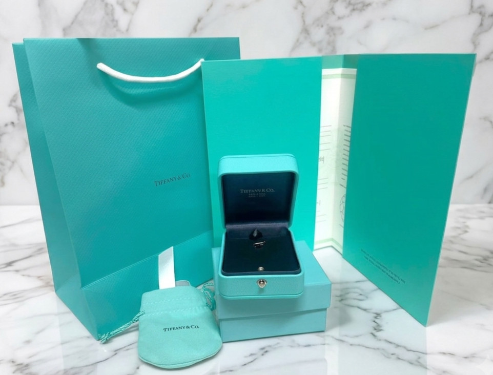 TIFFANY & CO. BLUE LEATHER PRESENTATION NECKLACE GIFT BOX, CASE, AND BAG