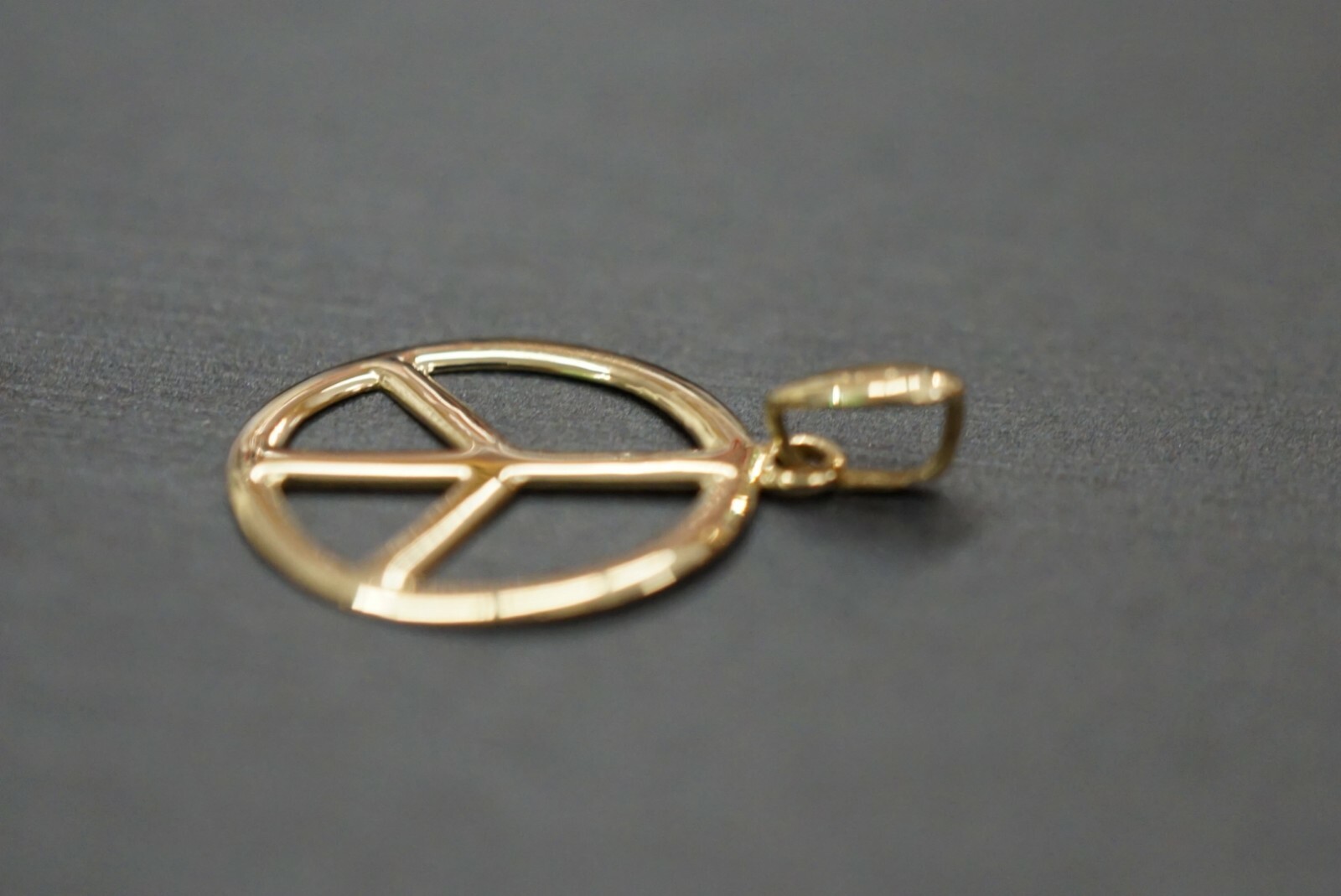 14K Solid Yellow Gold Polished 0.75″ Small Peace Sign Charm Pendant.