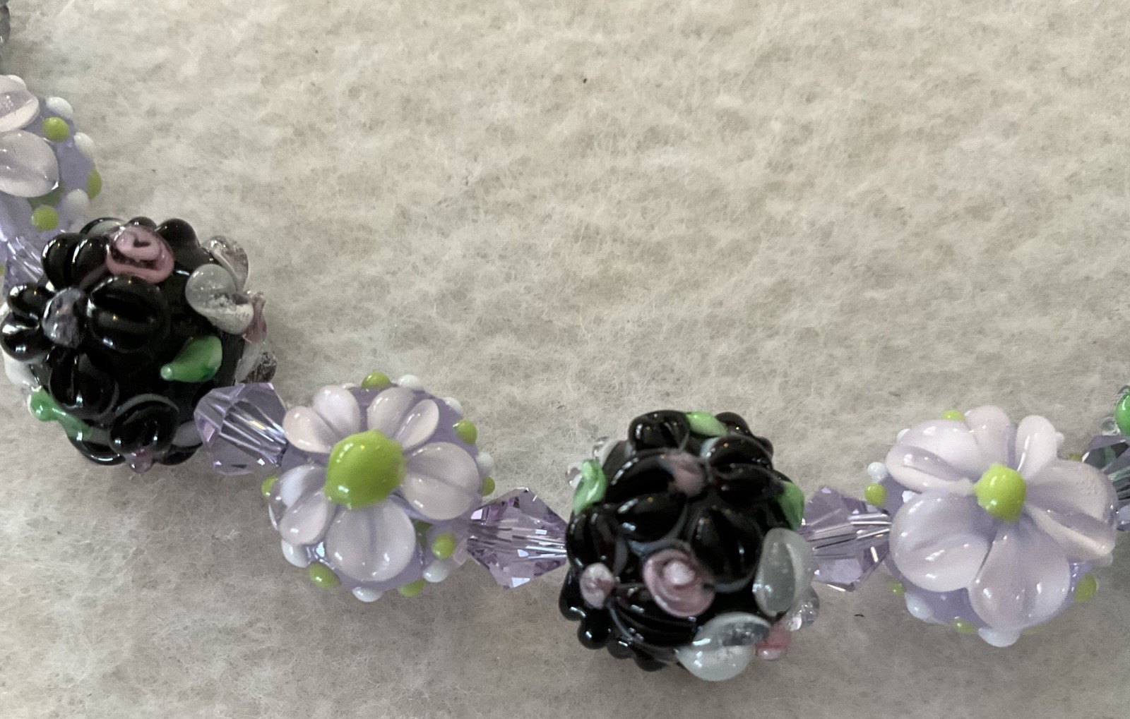 New 7” Strand Exquisite Black & Lilac Floral LampWork Glass Beads 12-15mm