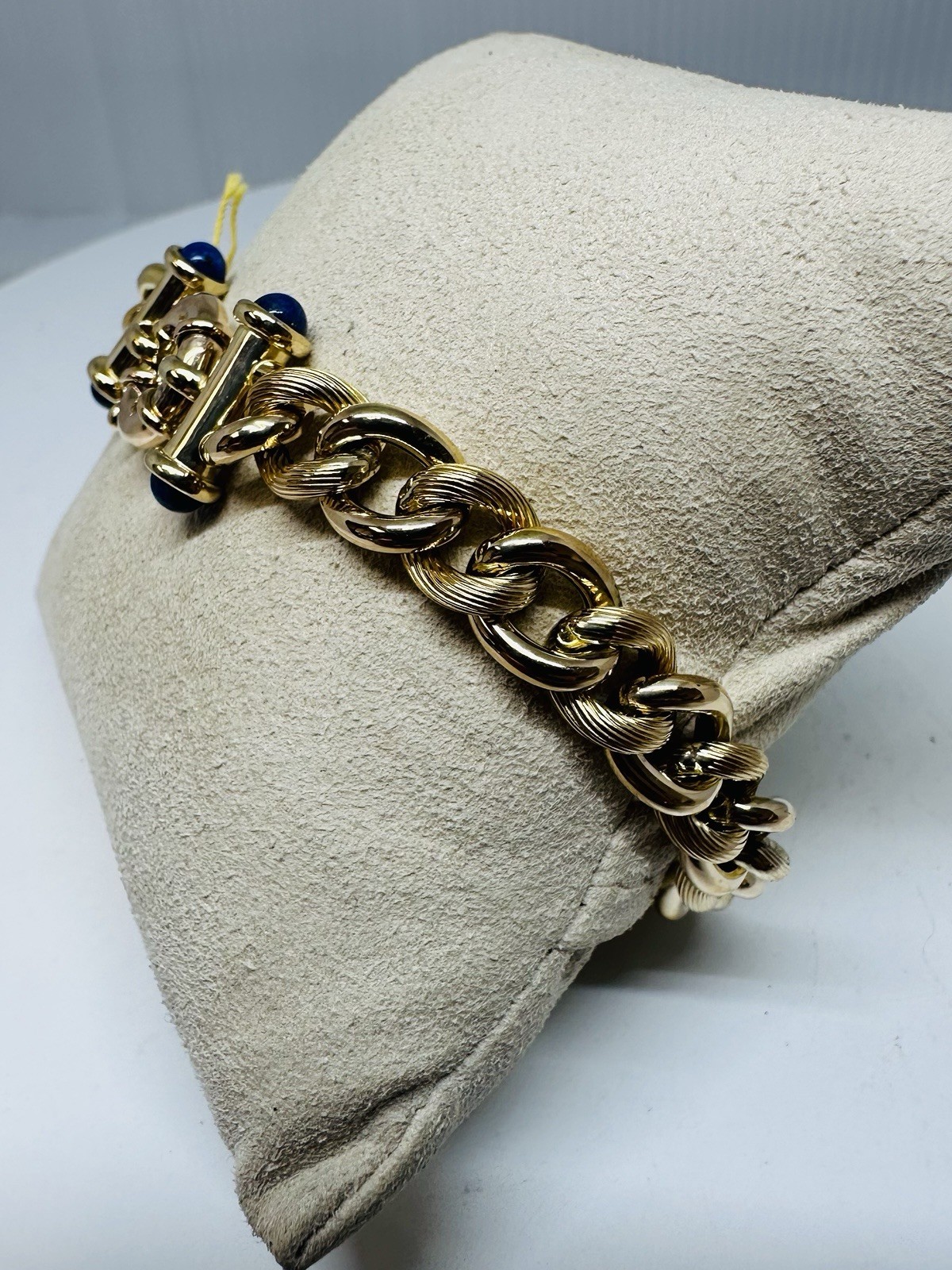 14k Gold Bracelet With Textured Links – Lapis Lazuli