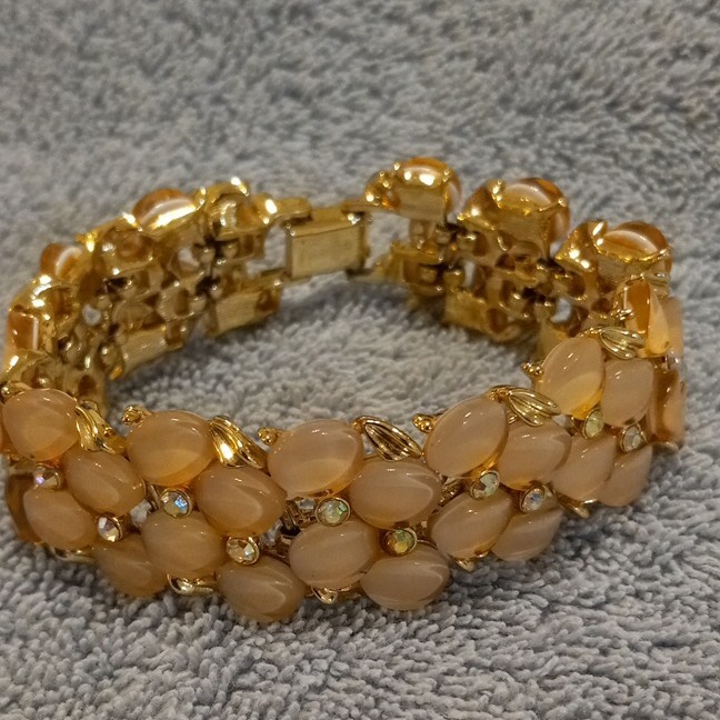 Gold Tone Link Tennis Bracelet Oval Beige Pink Cabochons Clear Rhinestones 7 in