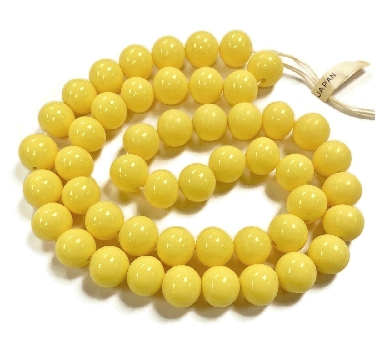 50 VINTAGE JAPAN CHERRY BRAND GLASS YELLOW 11mm TO 12mm SMOOTH ROUND BEADS 4631T