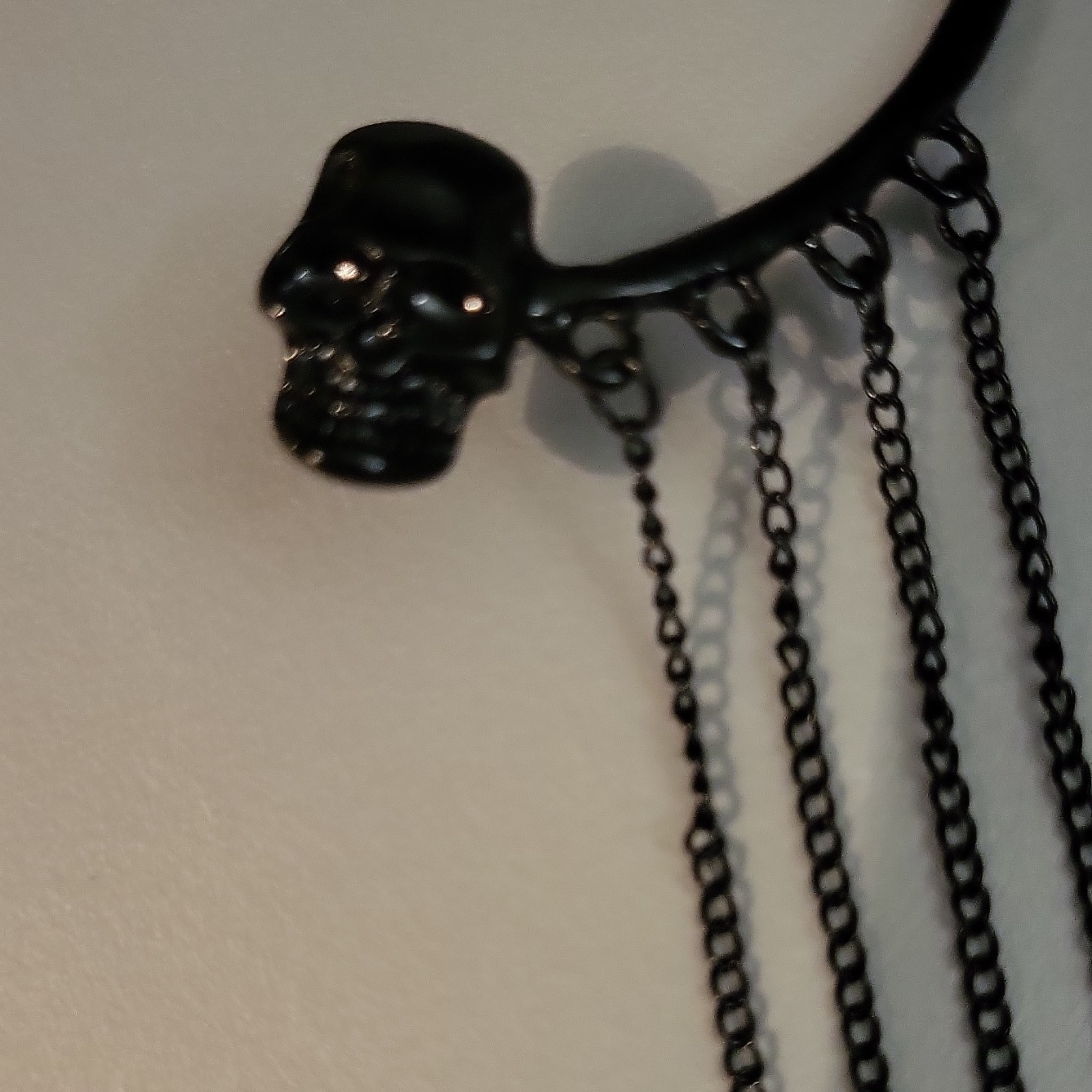 Black Metal Skull Chain Dangle Ear Cuff for Auricle, Unisex Adults