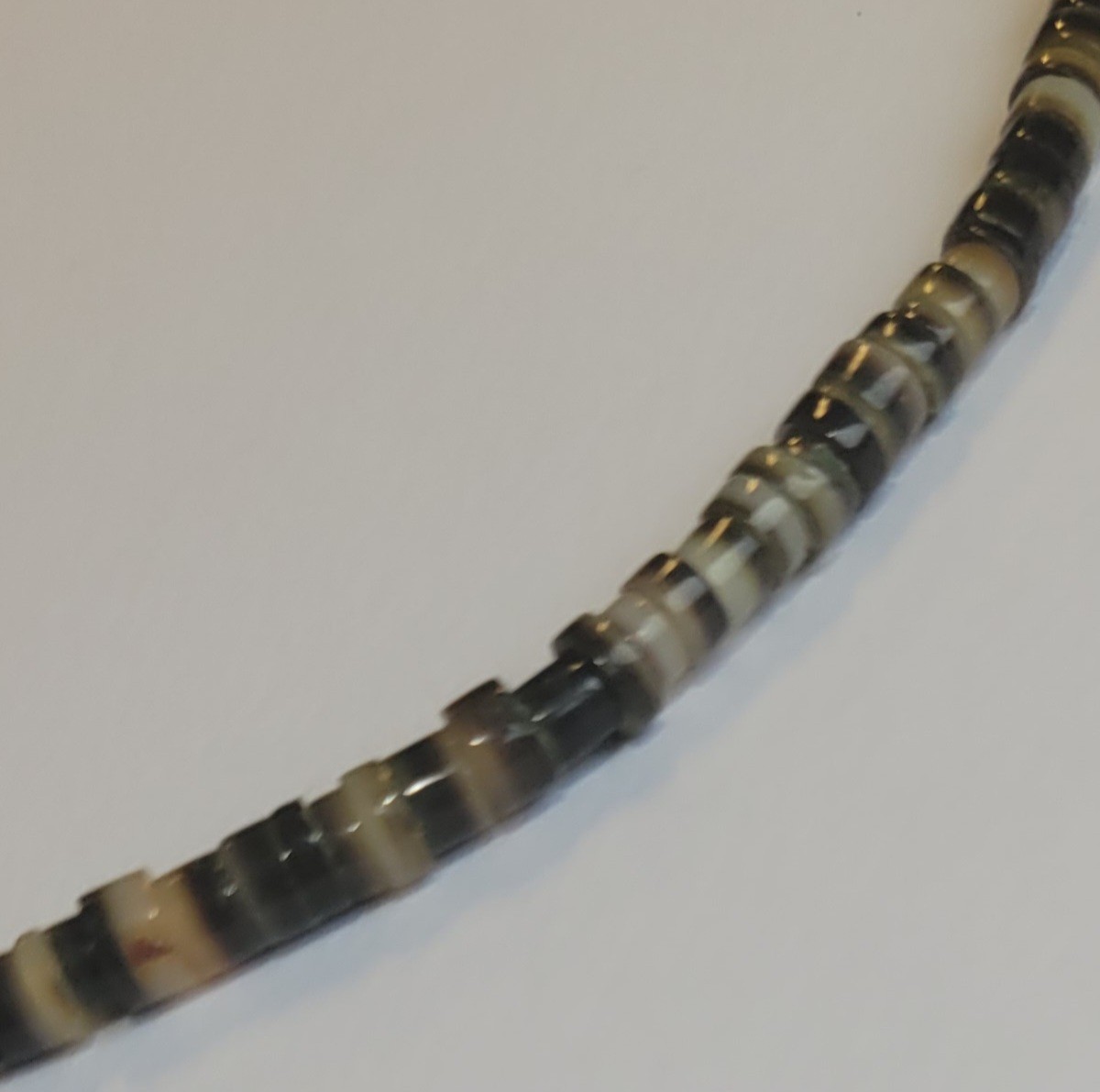 Southwestern Brown Shell Heishi Beads 14in Choker Necklace Barrel Clasp Vintage