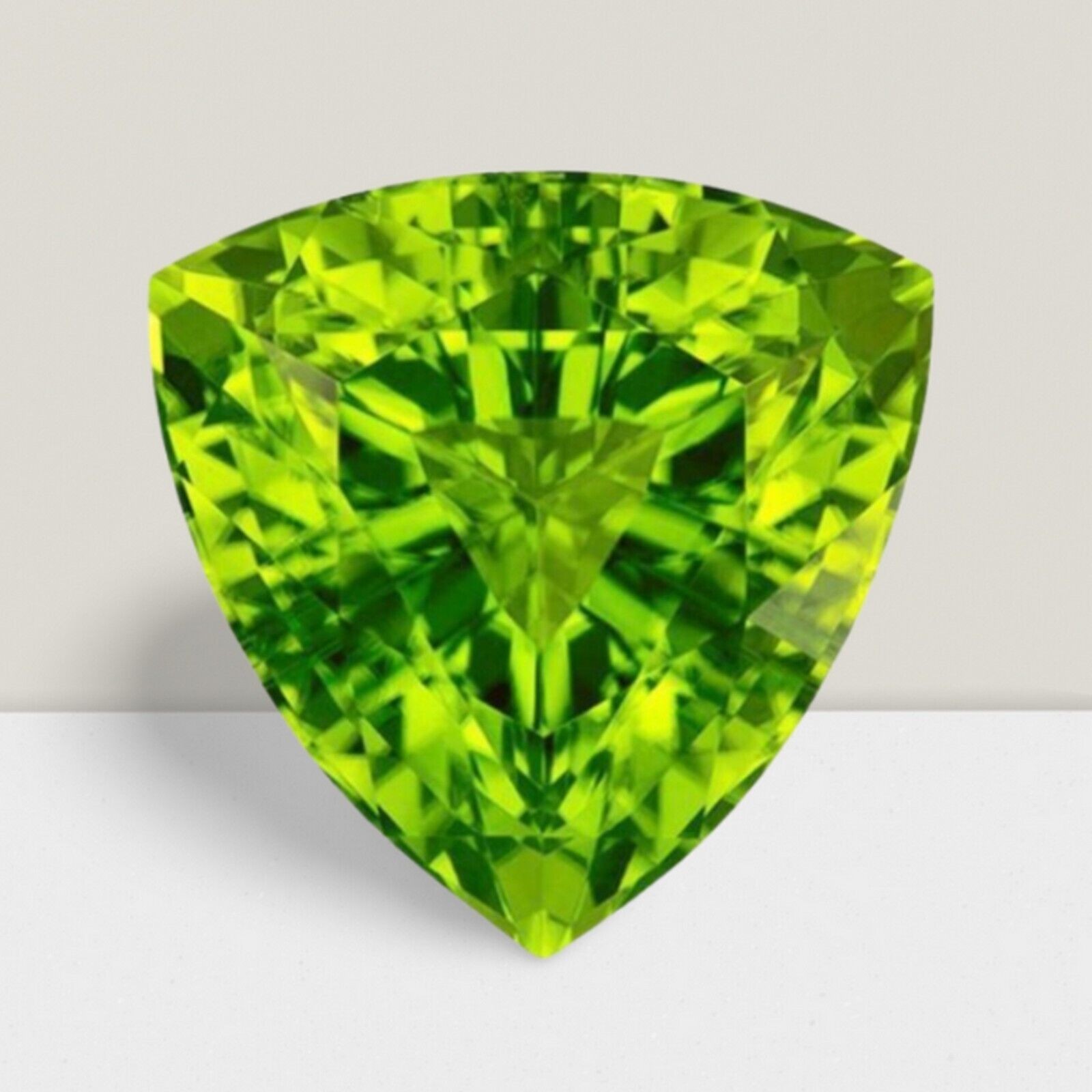 Peridot Trillion Cut Gemstone 2.5 Cts – 10 mm VVS Loose Gem #