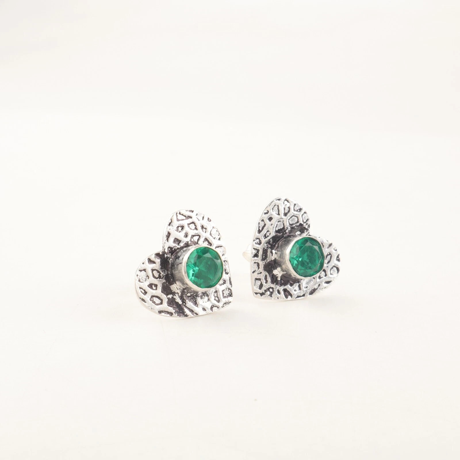 Emerald Gemstone Jewelry 925 Silver Handmade Earrings 0.6″ For Wedding Gifts