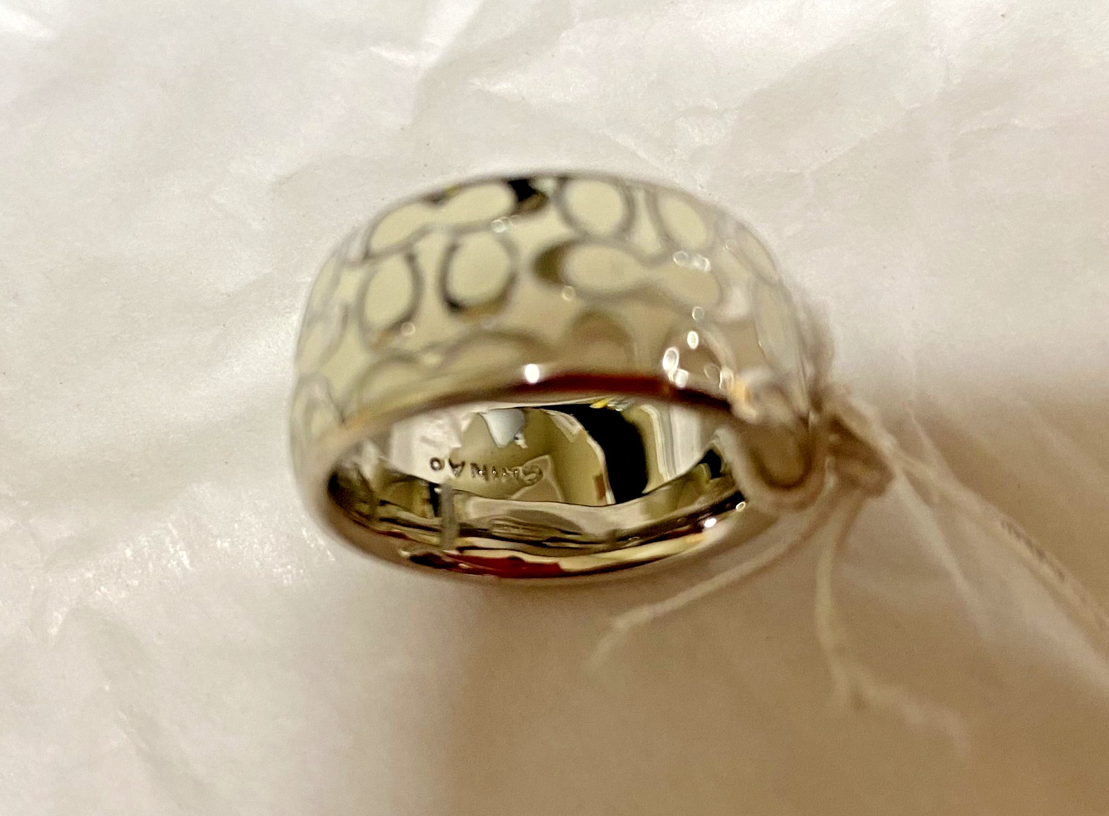 NWT Coach Miranda Enamel Ring – White Sliver / Size 6 / 94346