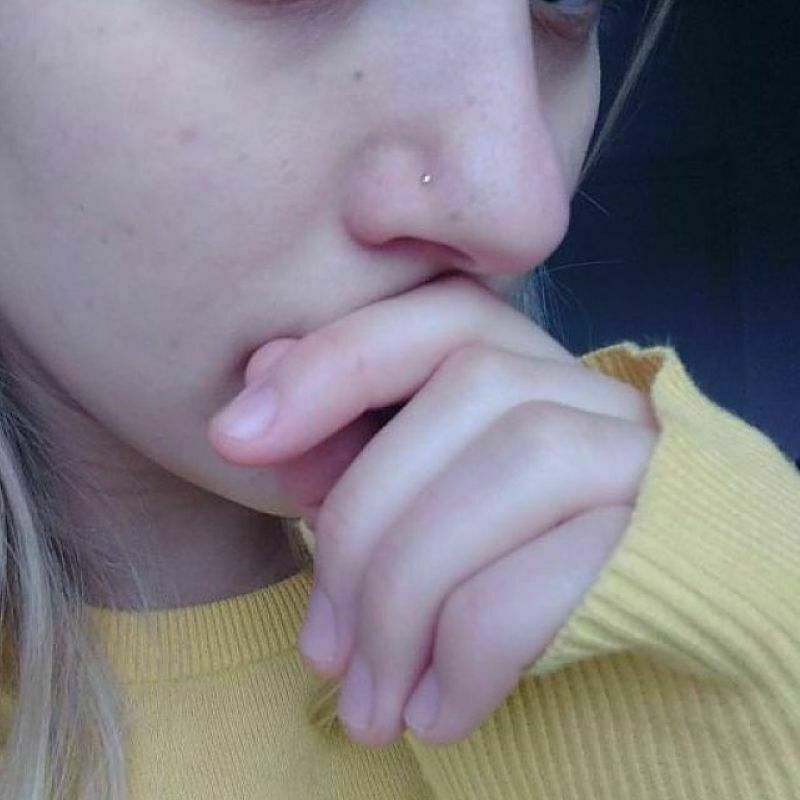 TINY TINY TINY (Only0.9mm) SMALLEST BALL 22g Sterilized Nose “L” Stud.
