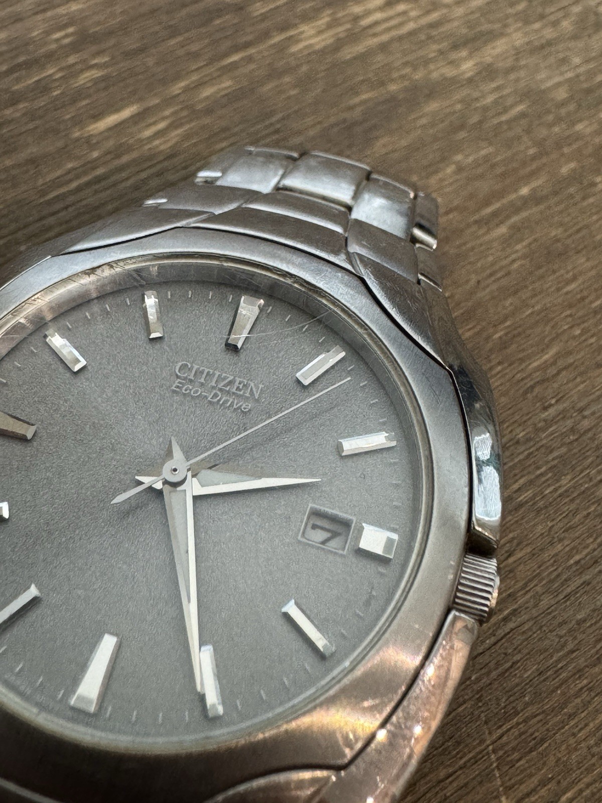 Citizen Eco-Drive 38mm Silver Watch (E111-S022240) w/original Box & extra links