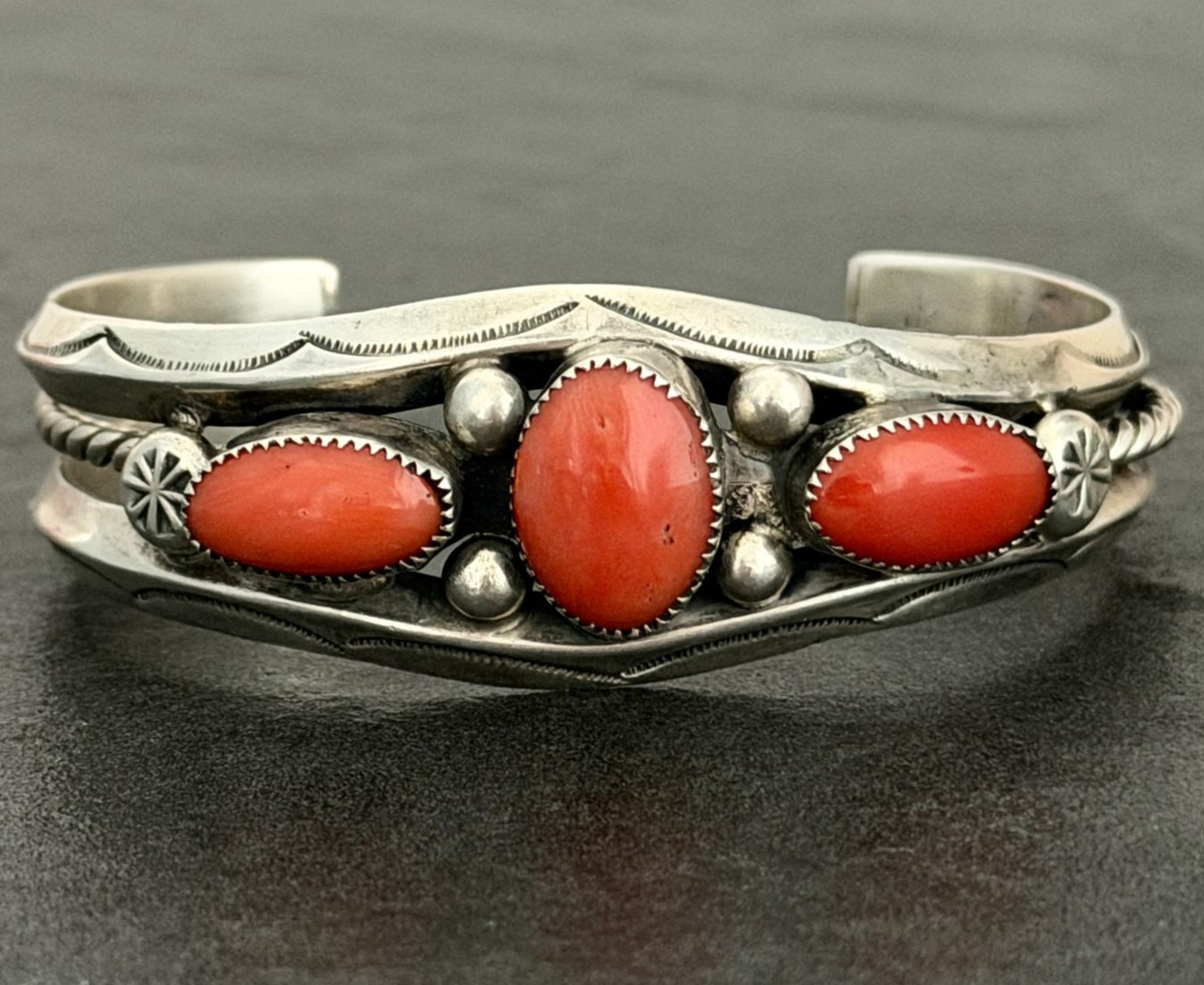 Vintage Native American Navajo Coral carinated Twisted Sterling Bracelet 6.5 in