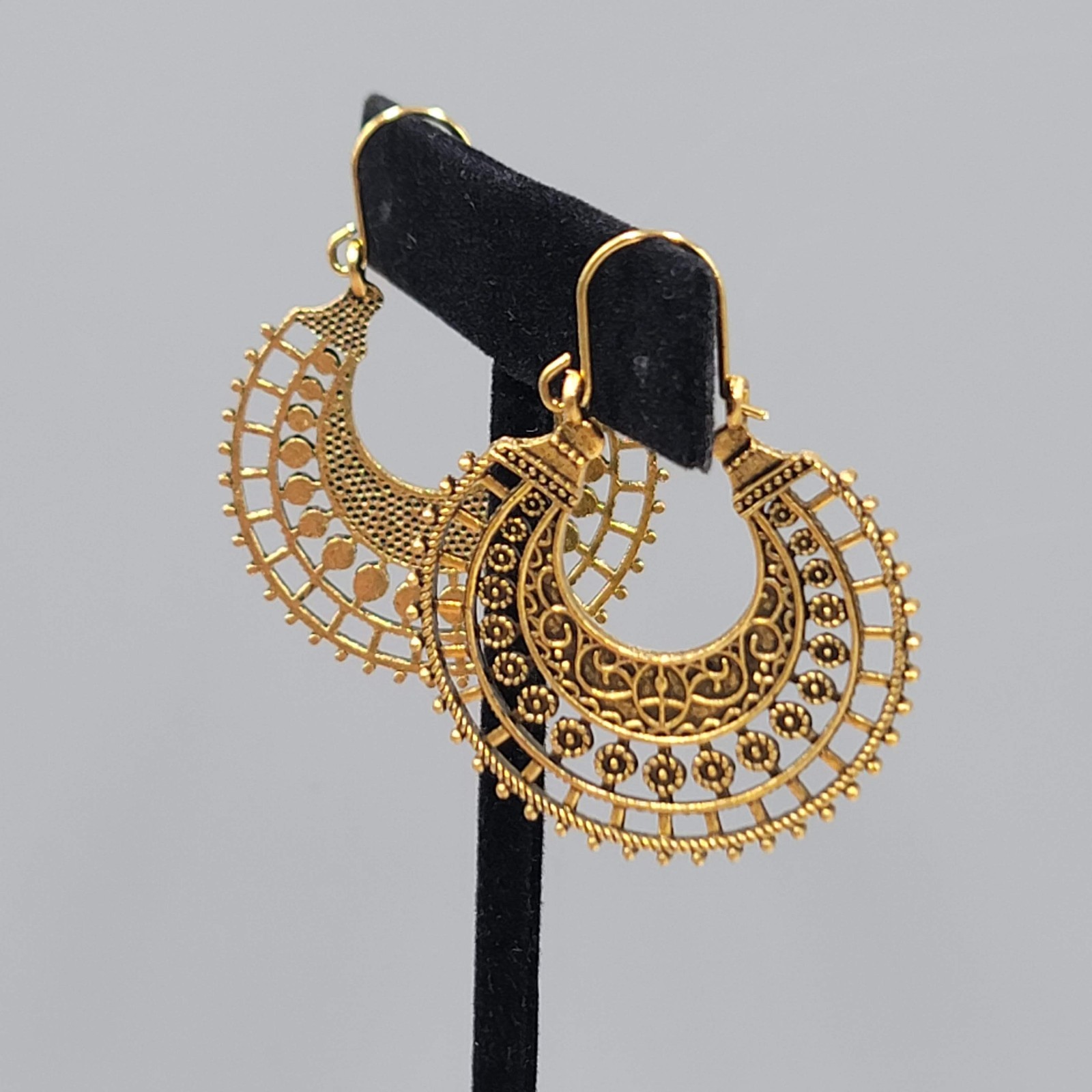 Bohemian Round Hoop Pierced Earrings Embossed Antiqued Gold tone Drop 1.5″