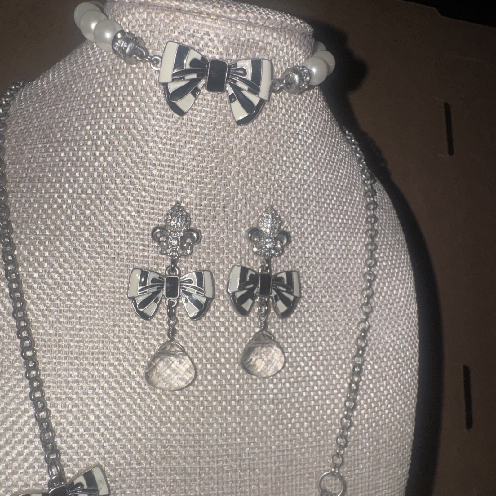 Ritzy Couture Fancy Three-Strand Decorated Bow Necklace, bracelet & earrings