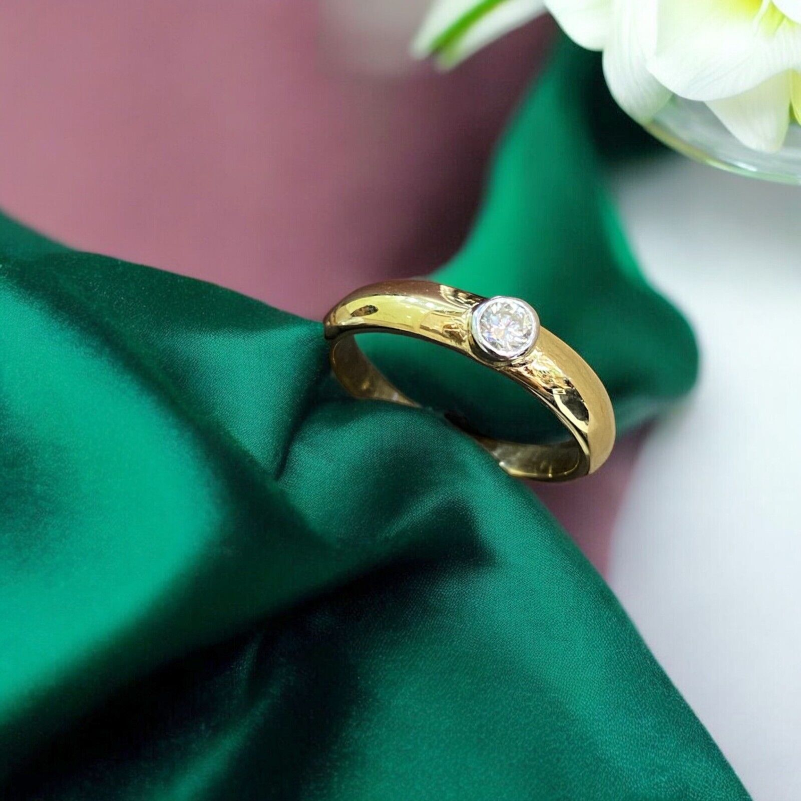 GIA Certified 0.25 Carat Round Brilliant F/VS1 Diamond Unisex Ring 18K Gold