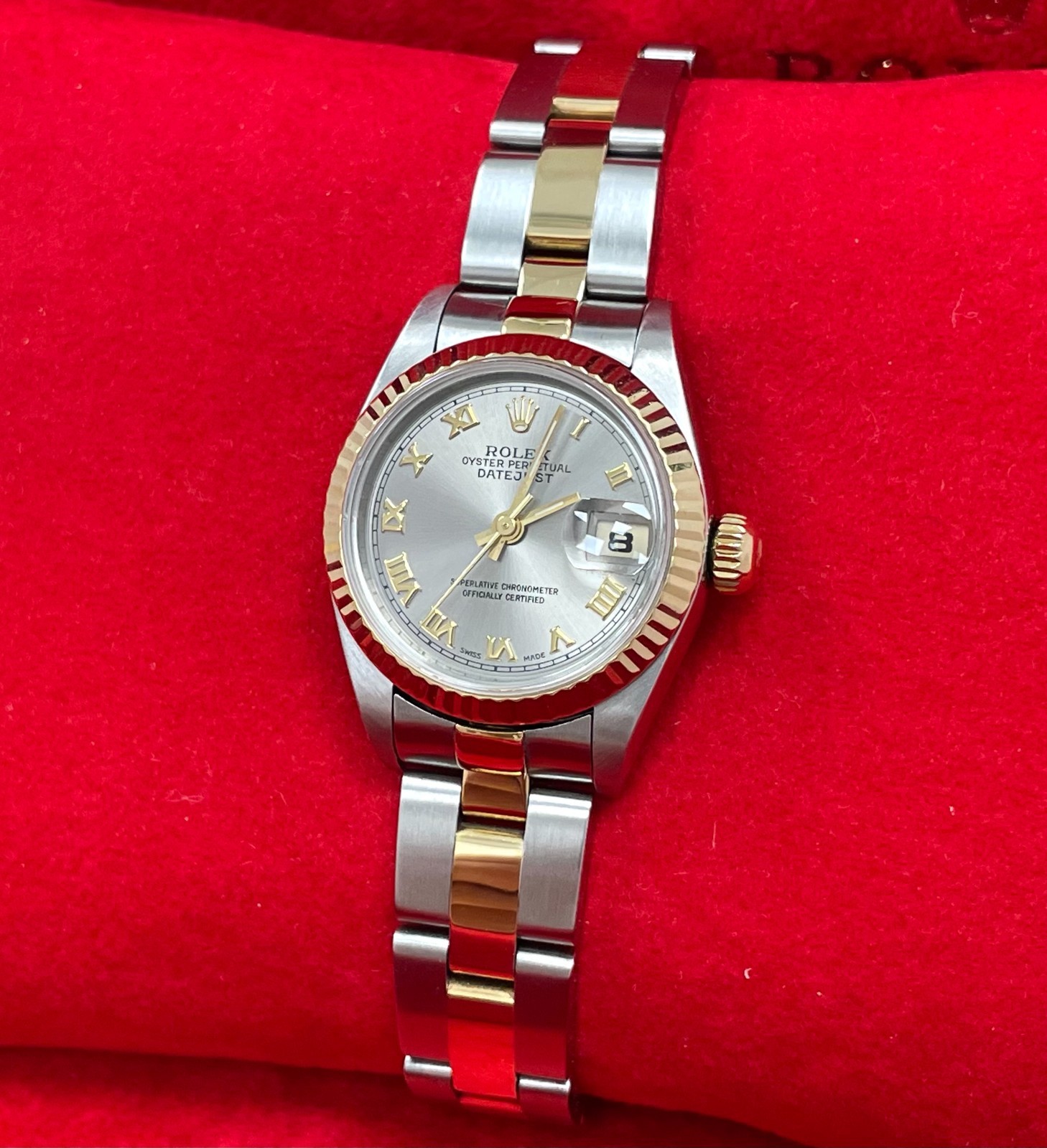 ROLEX DATEJUST 69173 TWO TONE SILVER ROMAN DIAL 26MM NO HOLES WITH BOX 1997-1998