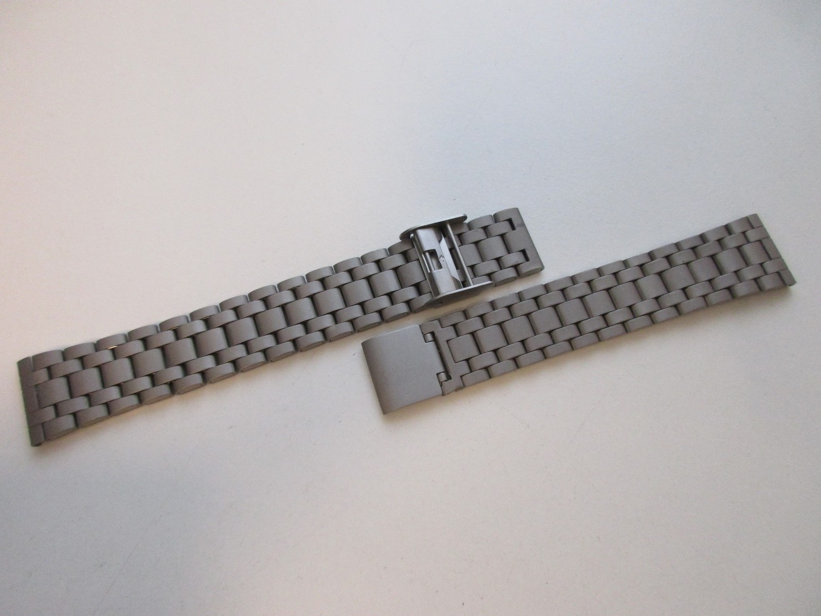 Titanium 5-row brushed 18 MM watch bracelet – factory overstock – straight lug