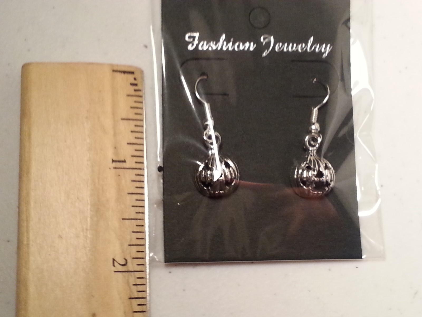 Silver Tone Pumpkin Jack-O-Lantern Fashion Earrings – Halloween – Jewelry