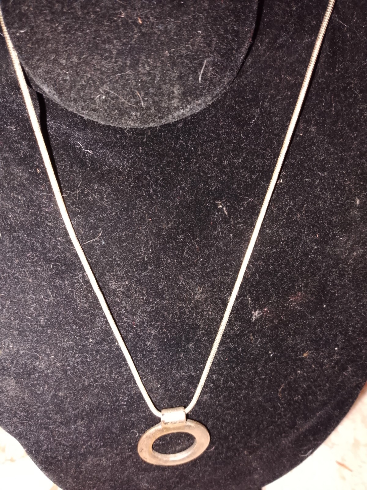 Silver Tone Round Circle Charm Pendant Snake Chain Necklace No Stone