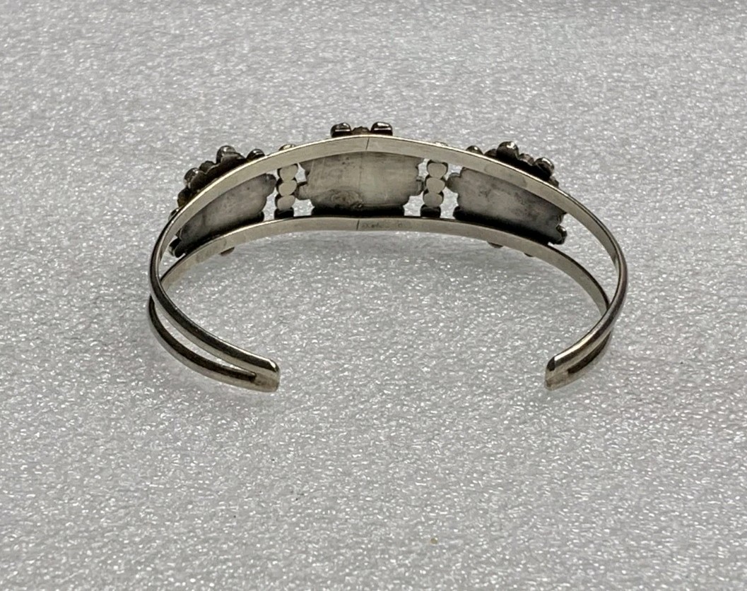 VTG Native American Zuni Sterling Silver Petit Point Turquoise Bracelet & Pendan