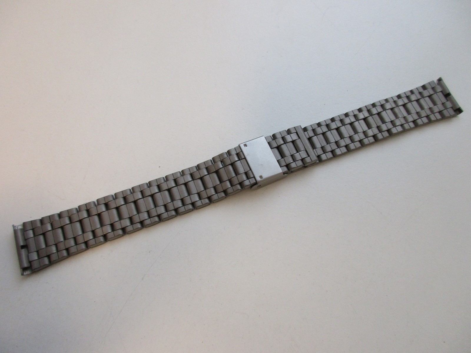 Titanium 5-row brushed 18 MM watch bracelet – factory overstock – straight lug