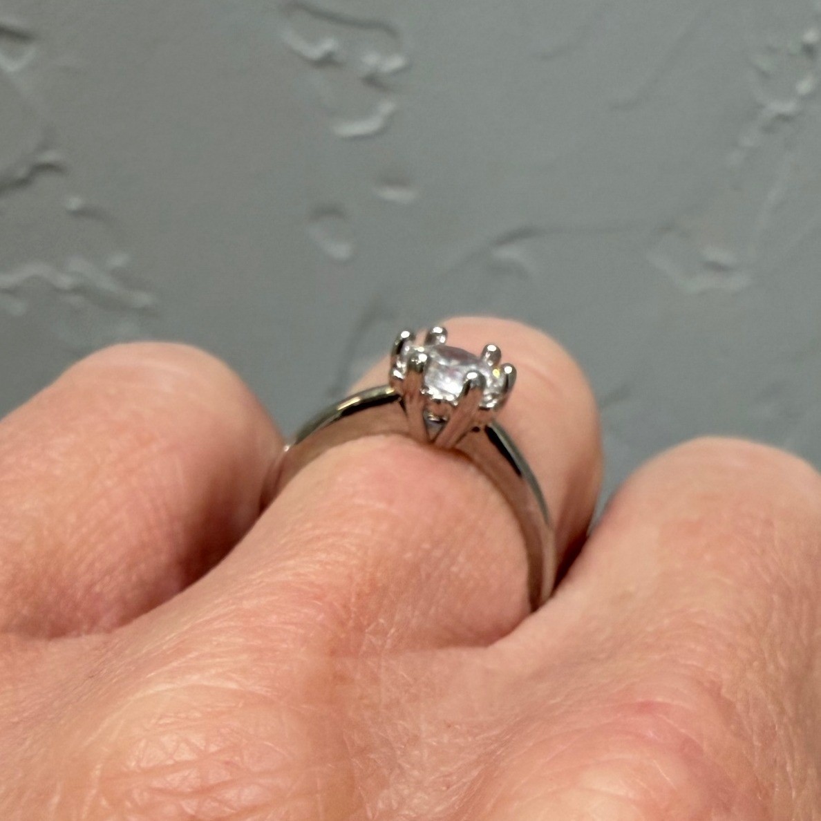 Silver Tone Round Cut Solitaire Ring Size 5.5 Six Prong Classic Minimalist Clear