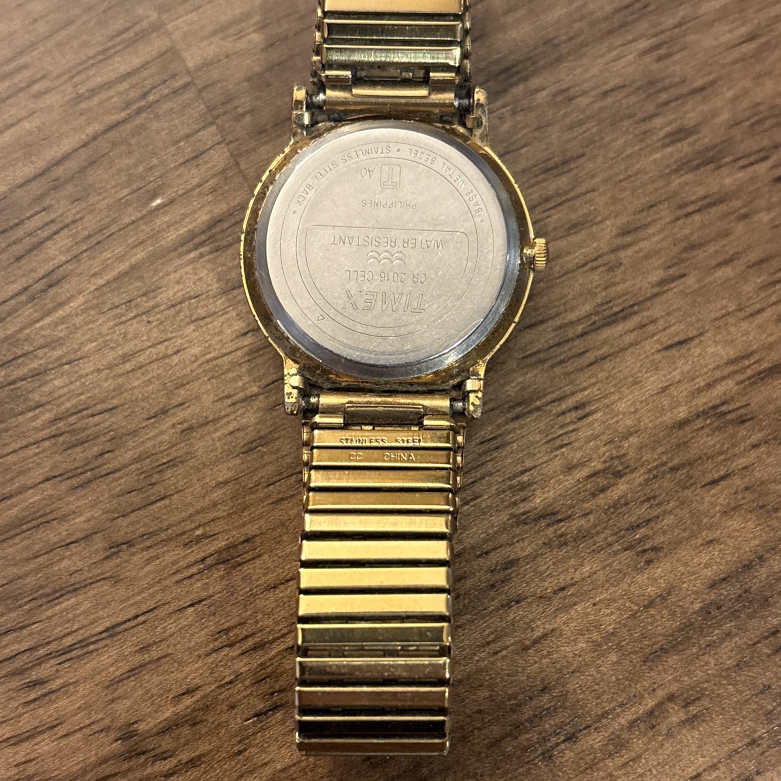 Timex Quartz Easy Reader Gold Tone Expansion Band Wristwatch Not Running Parts