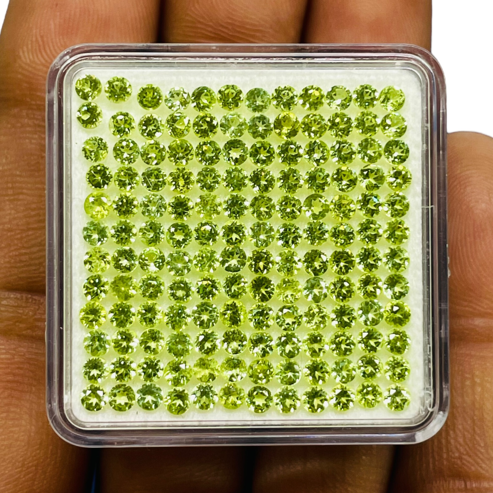 VVS 200 Pcs Natural Peridot 2.5mm Round Cut AAA+ Quality Loose Gemstones Lot