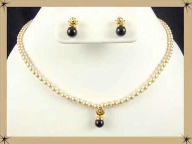 Mallorca Pearl Gift Set (#5) Retail: $129.99