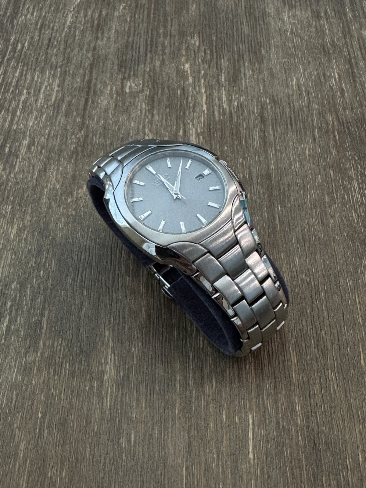 Citizen Eco-Drive 38mm Silver Watch (E111-S022240) w/original Box & extra links