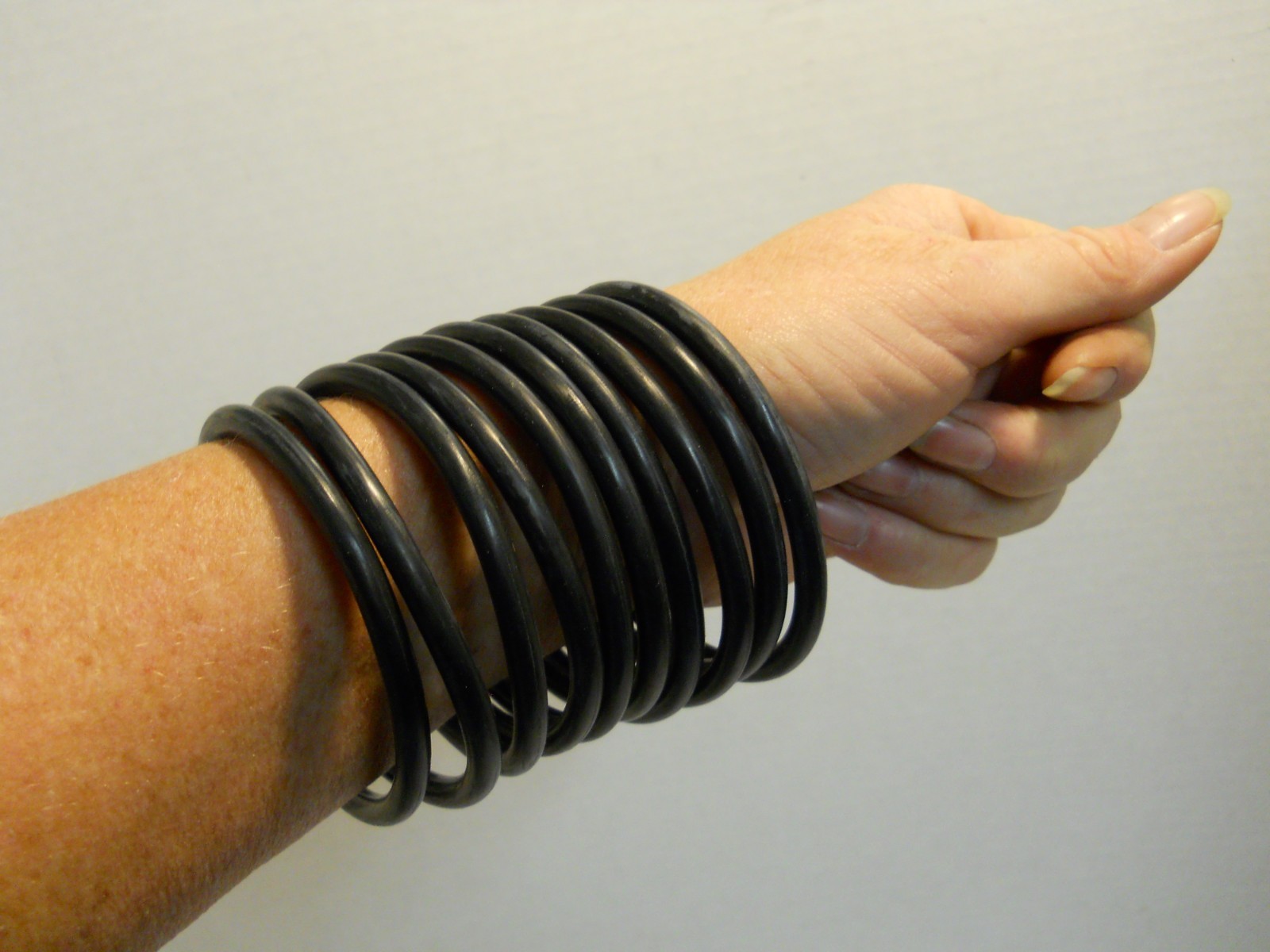 Black 3″ Rubber O-Ring Punk Fashion Steampunk Costume Jewelry Bracelets x10
