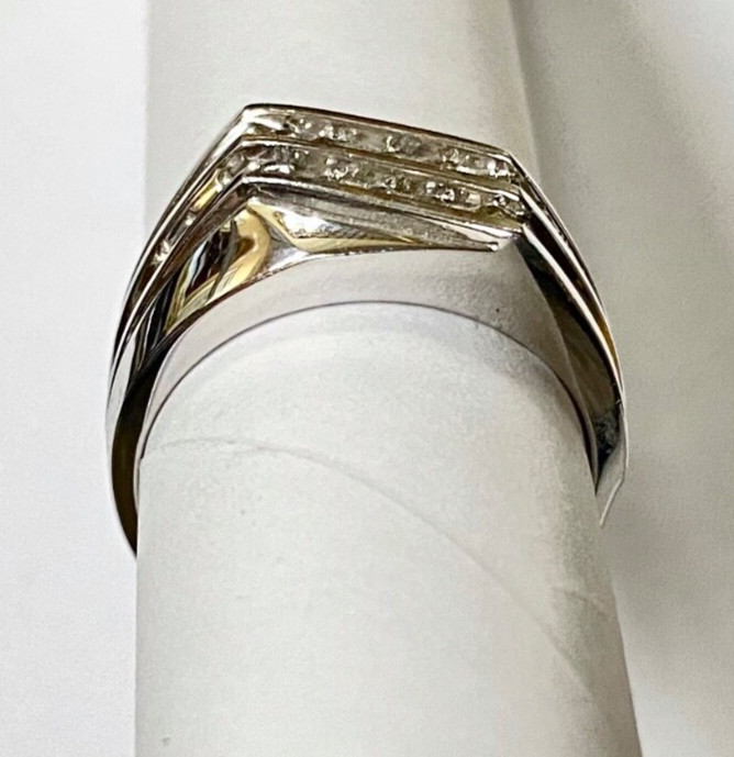 NEW 10k White Gold Men’s Ring with 0.50ctw Diamonds (Size 10.25) 5.3 gram