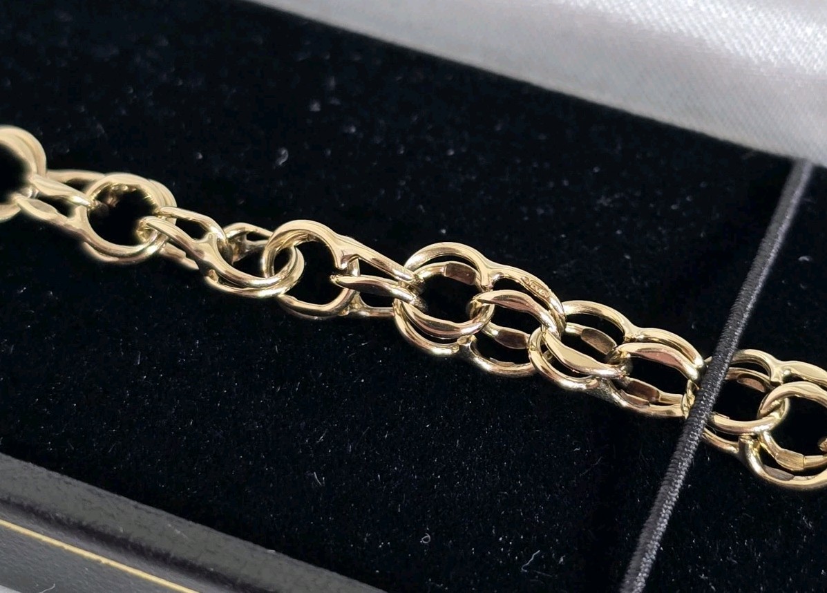 9ct Solid Yellow Gold ID ( Identification ) Bracelet. London 1973. By A G C .