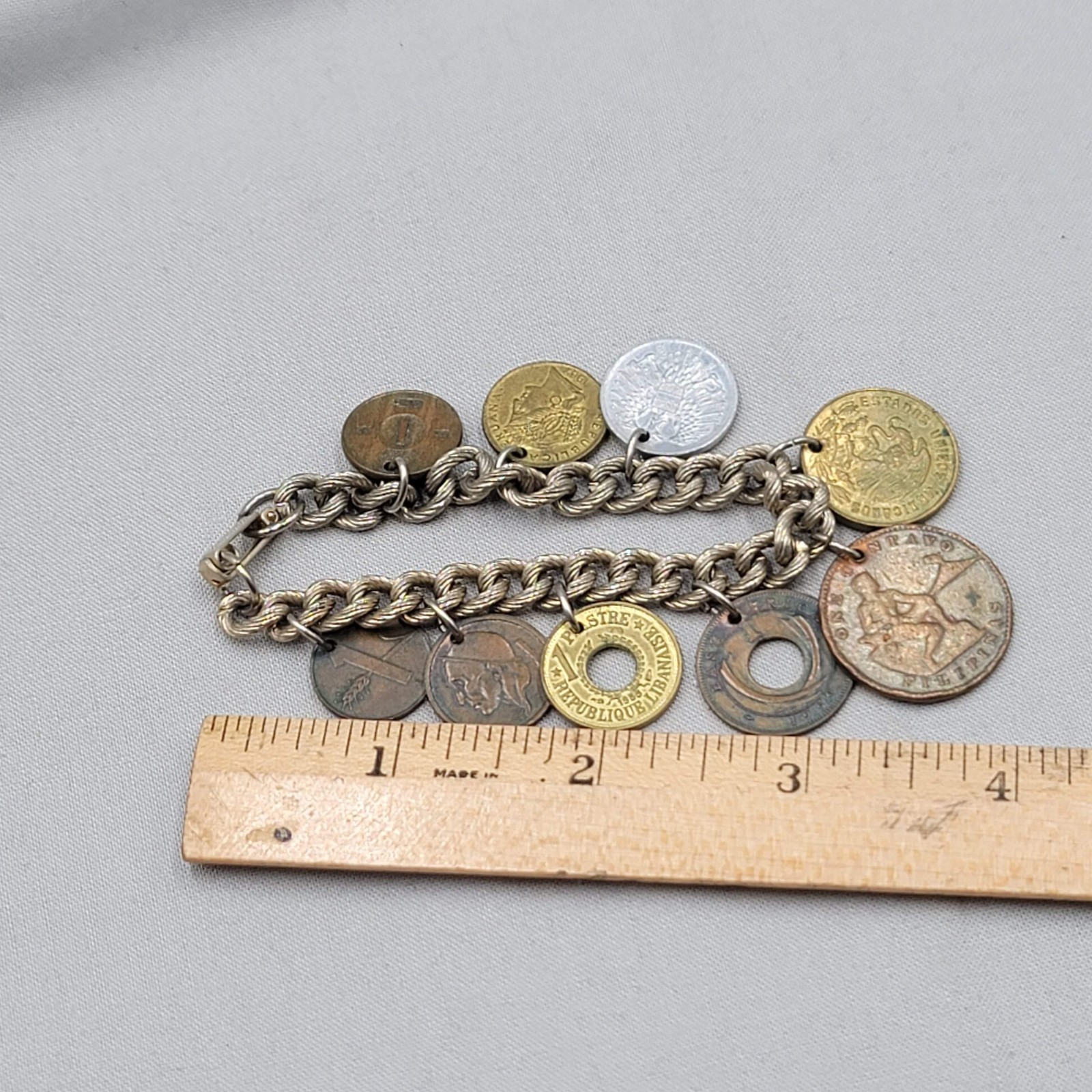 Vintage World Coin Charm Chain Bracelet Womens 6.5 In Travel Jewelry