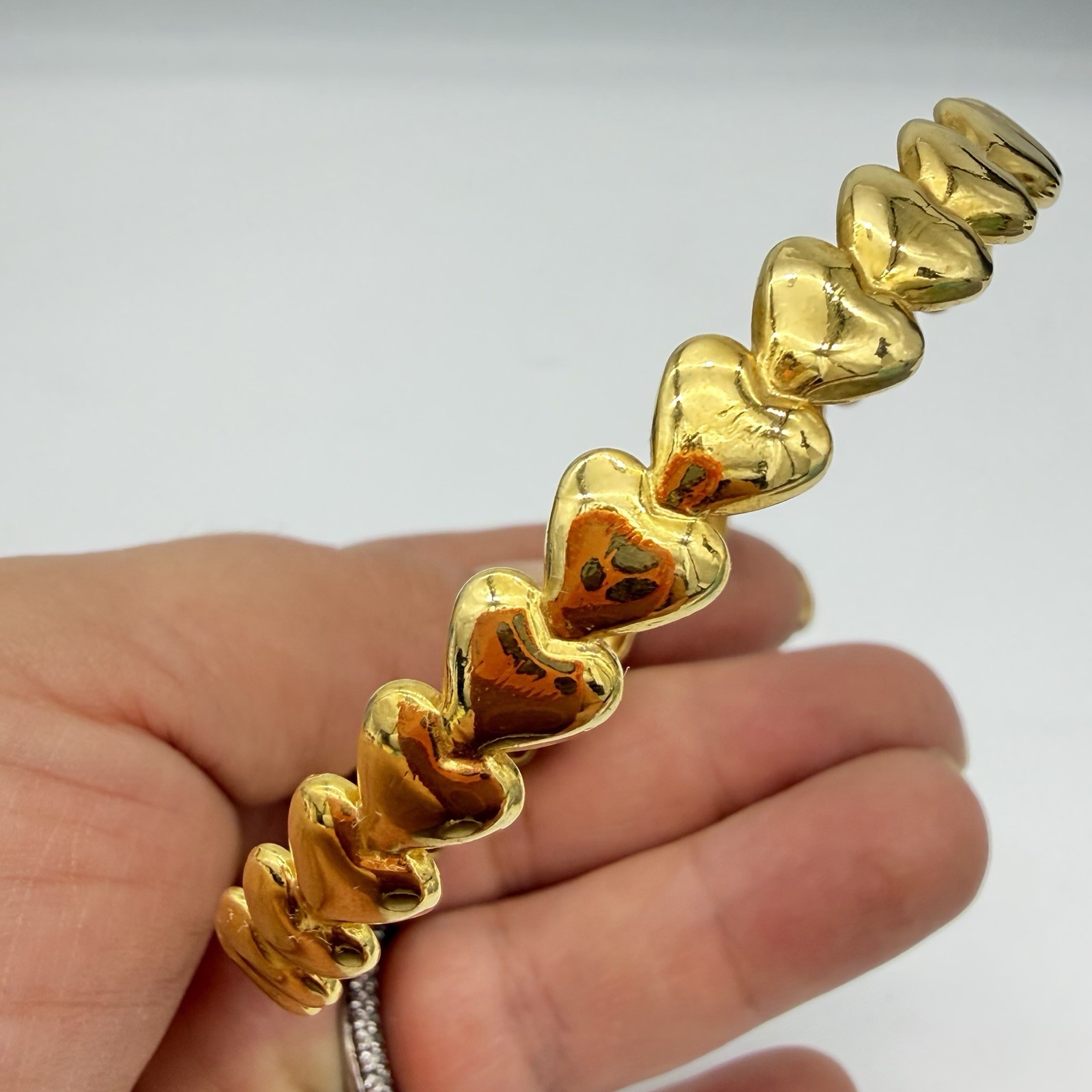 AVON Endless Hearts Bracelet Yellow Gold Tone Bangle Unsigned Read