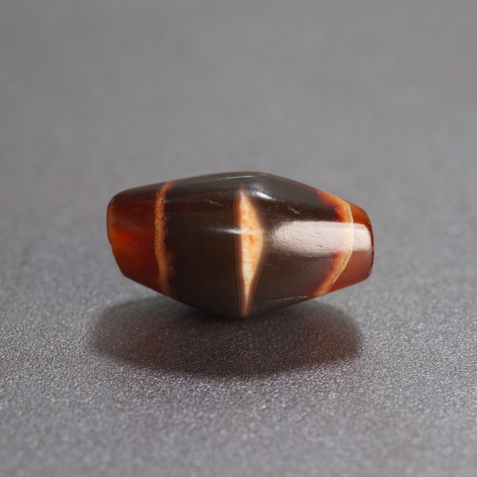 Hand Polished Banded Agate, Vintage Old Energy Stone Beads for Craft 4.4g