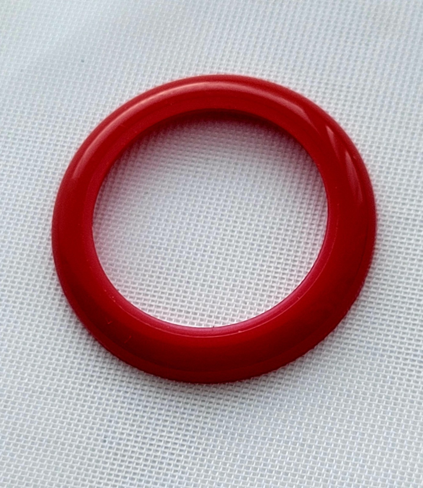 Gucci Red Plastic Bezel,Authentic,For 1100-11/12-11/12.2💃Ladies,Excellent