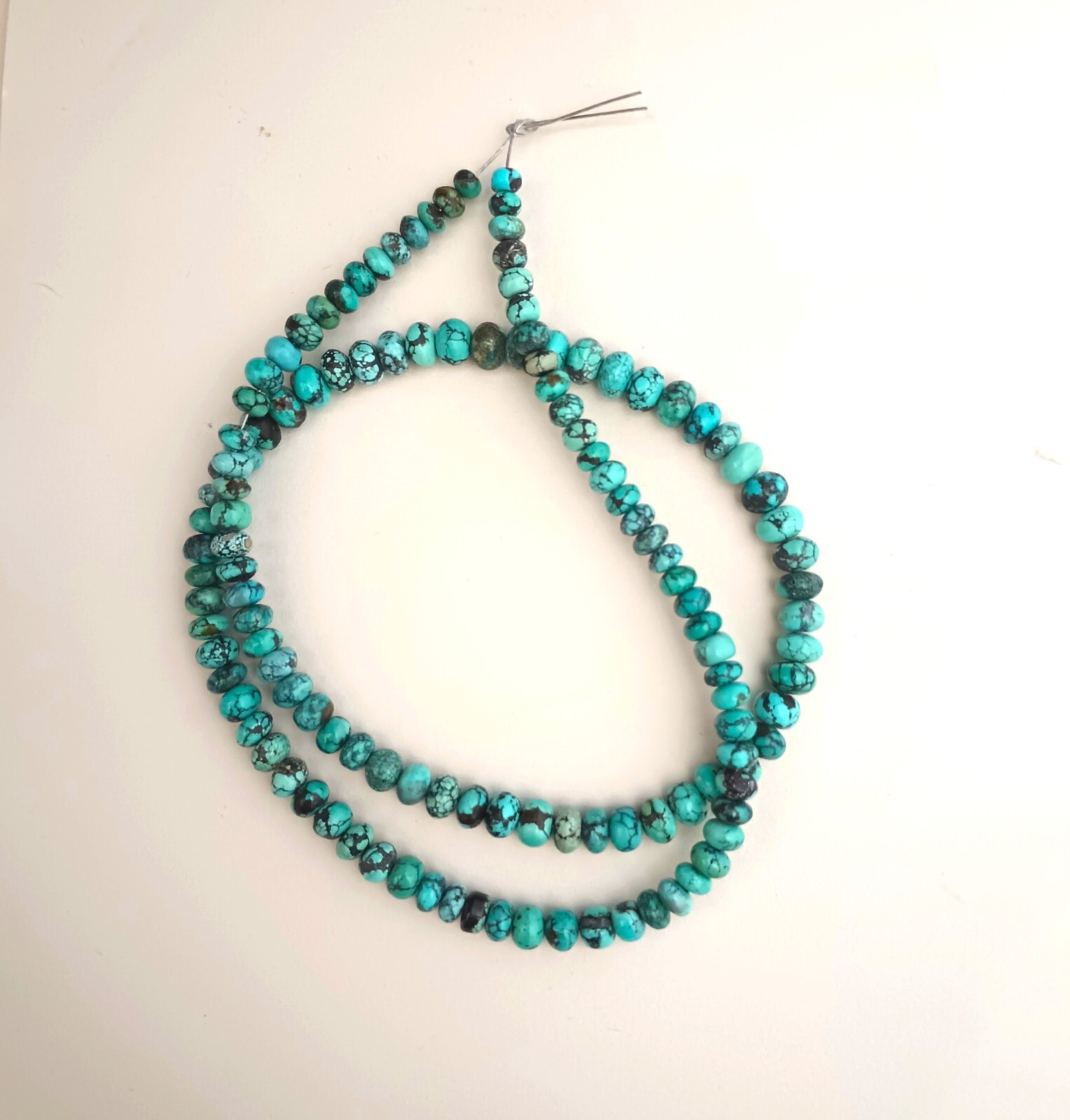 OLD STOCK, HI-GRADE CLOUD MOUNTAIN TURQUOISE 4-6MM RONDELLE BEADS- 17.75″- 2422E
