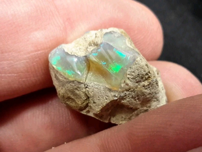 24x16x14mm ETHIOPIAN OPAL