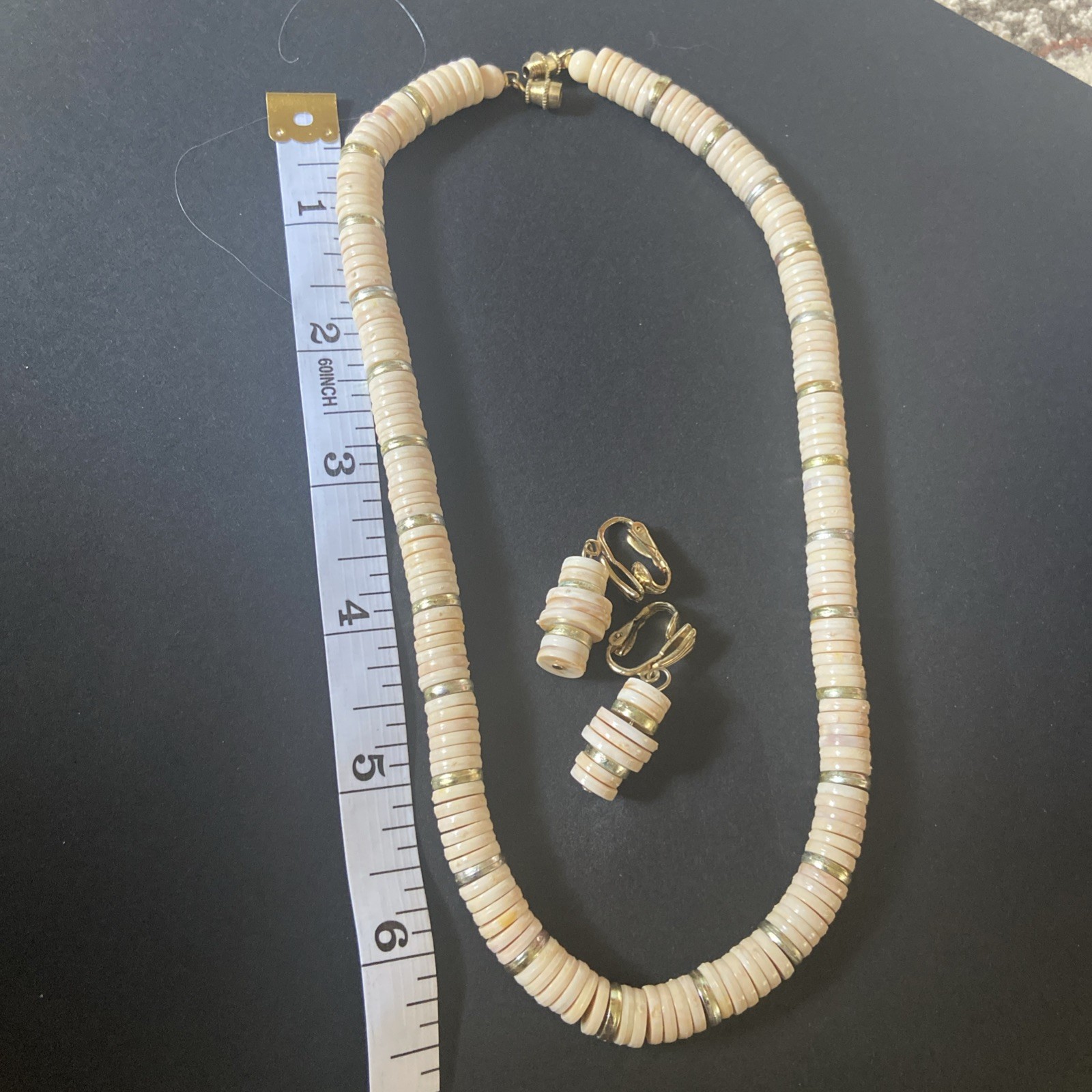 70’s Beige Puka Shell Beaded Choker Necklace Barrel Clasp With Clip Earrings