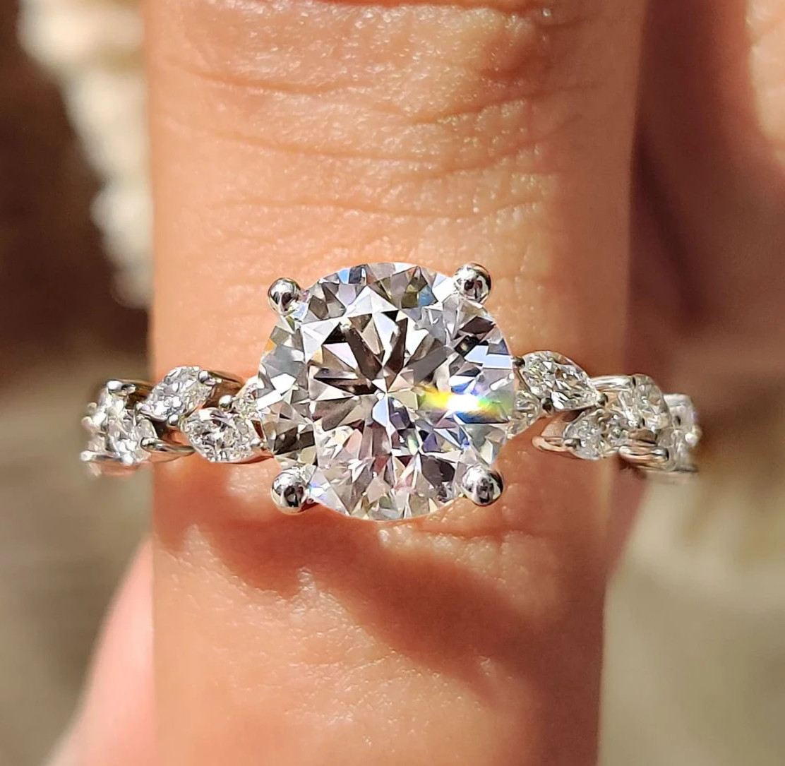 IGI 3.40Ct Round EF/VS1 Lab Grown Diamond Accent-Stone Wedding Ring Platinum 950