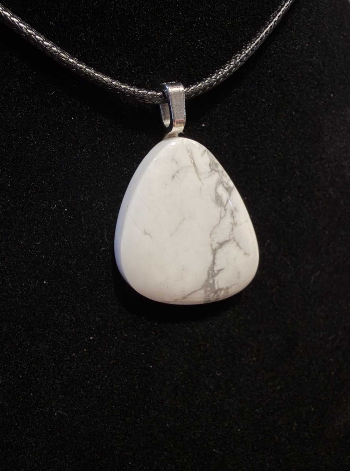 Stunning Artisan Crafted Howlite Pendant 24ct 25x21mm By artist Auburn Wessman