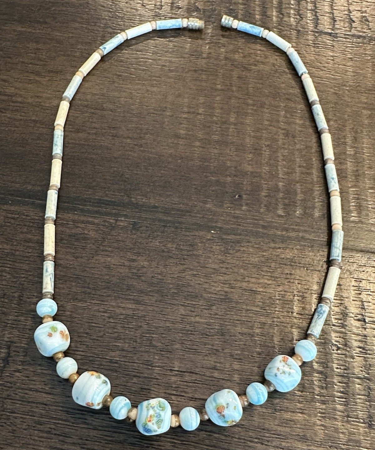 Blue & White Floral Beaded Necklace Ceramic/Glass 16in Ball/Bead Screw Clasp