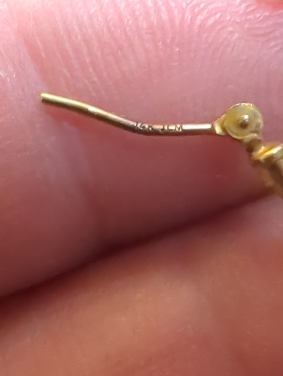 14k Solid Yellow Gold Hoop Earrings 15.5 Mm 0.8 Grams