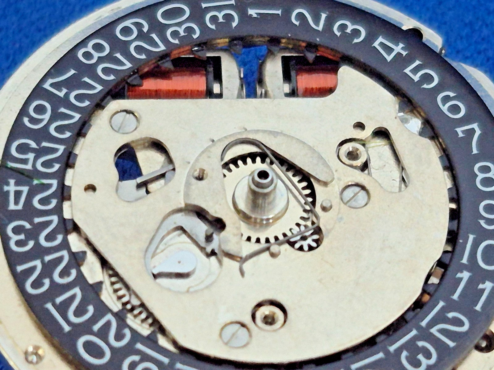Universal Geneve Unisonic Movement 1-53 parts/repair; untested from a gold buyer