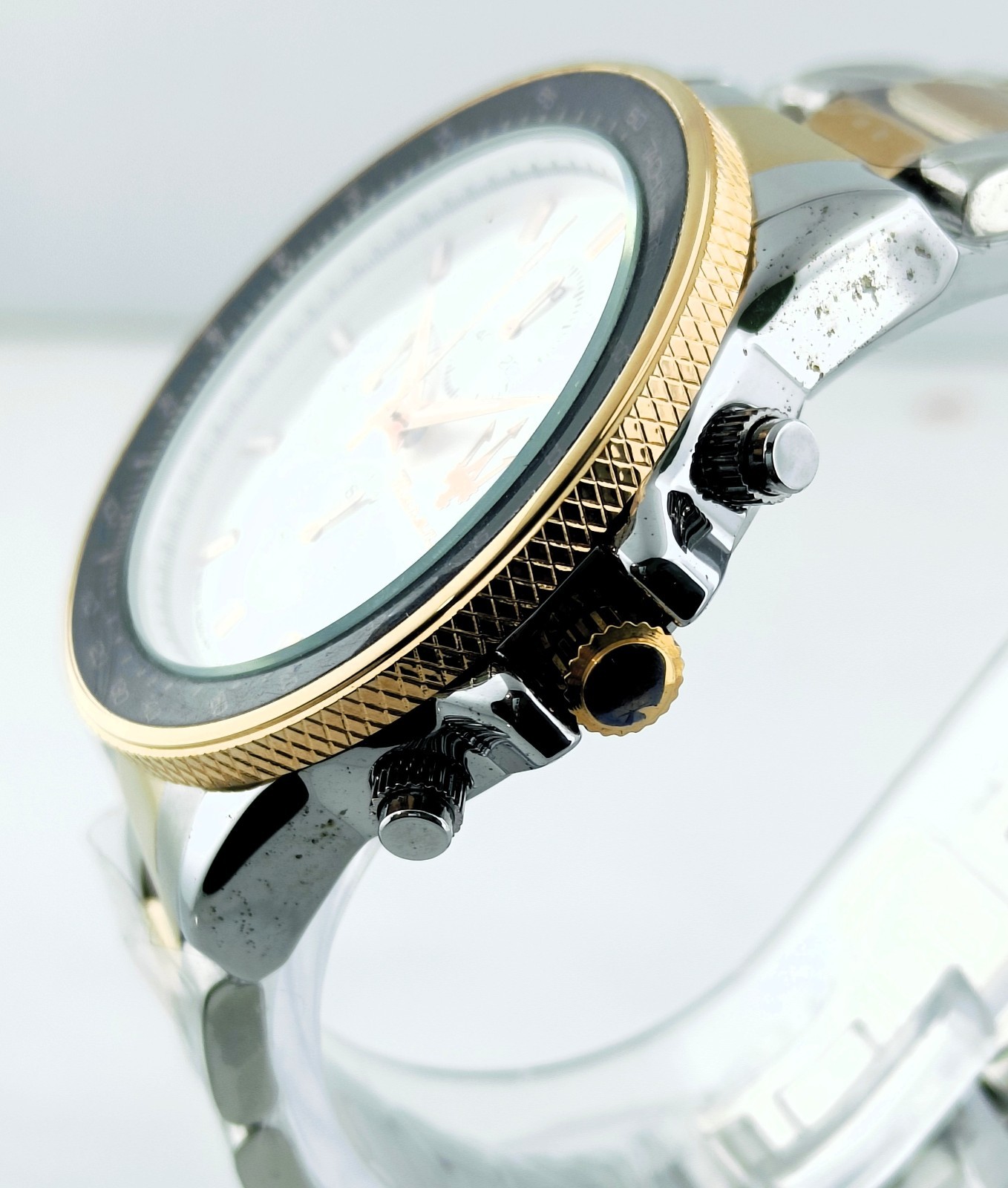 Awesome Maserati Chronograph Date Indicator Quartz Analog Men’s Wrist Watch
