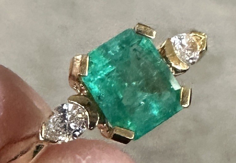18k Gold 7.6mm X 6.4mm Emerald Diamond Ring By Colombian Emerald International