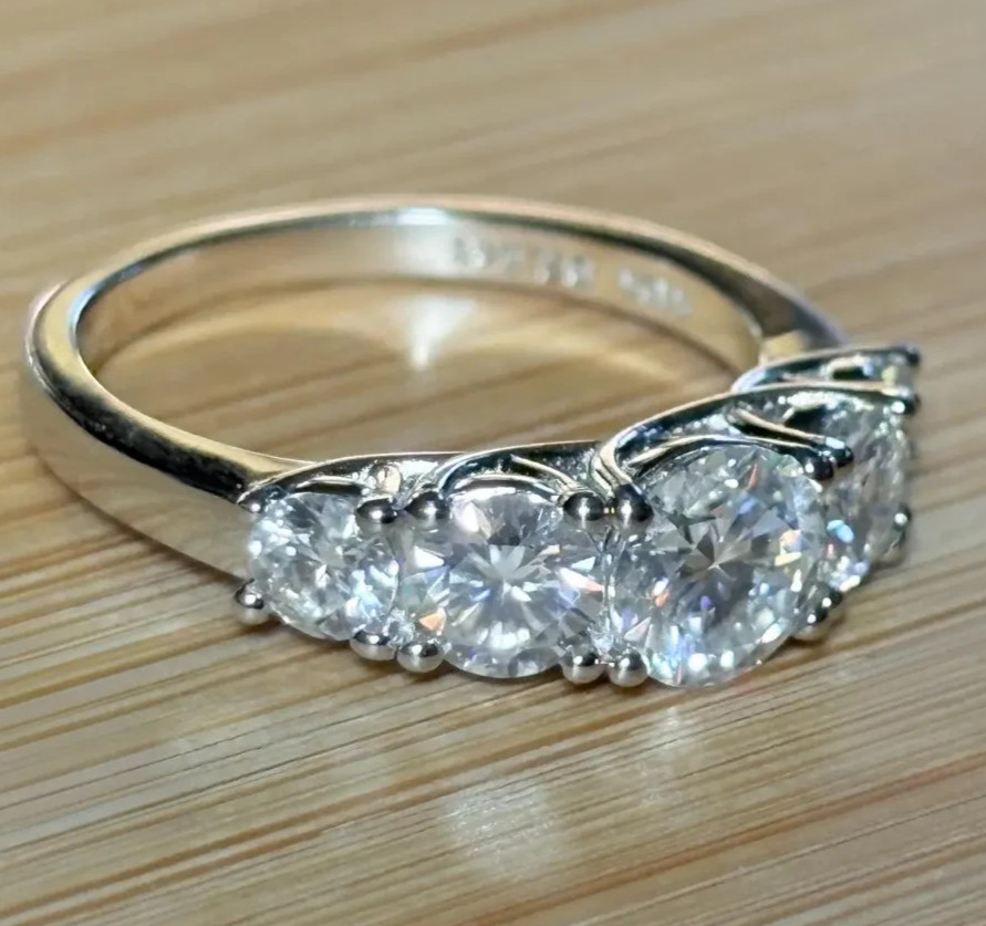 2.50Ct Round-Cut EF/VS1 Lab Grown Diamond Five-Stone Wedding Ring Platinum 950
