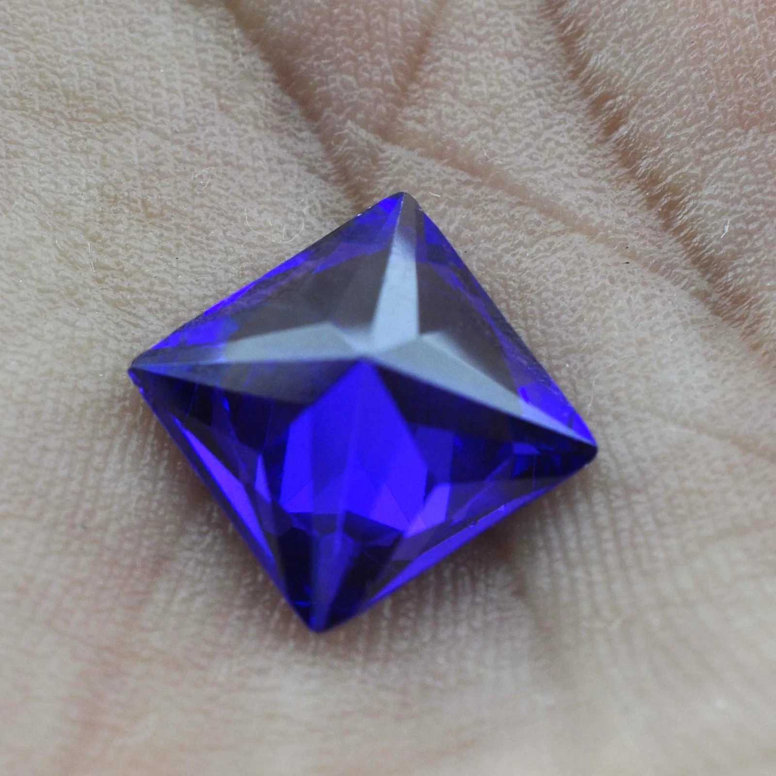 7.75 Ct Blue Zircon Princess Cut Natural Loose Gemstone For Ring Jewelry Making